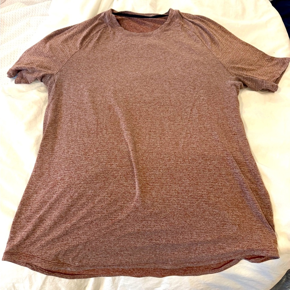 Lululemon Men’s Workout T 
Sz.XL 
Heather Red

In good condition!